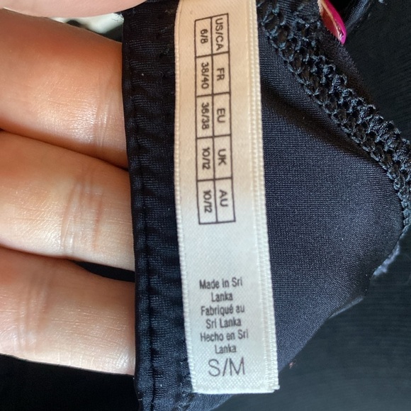 Le Mystere Bras 1 Black 1 Light Beige S/M 6/8 Double Layered Fabric No Pads NWOT - Picture 8 of 8